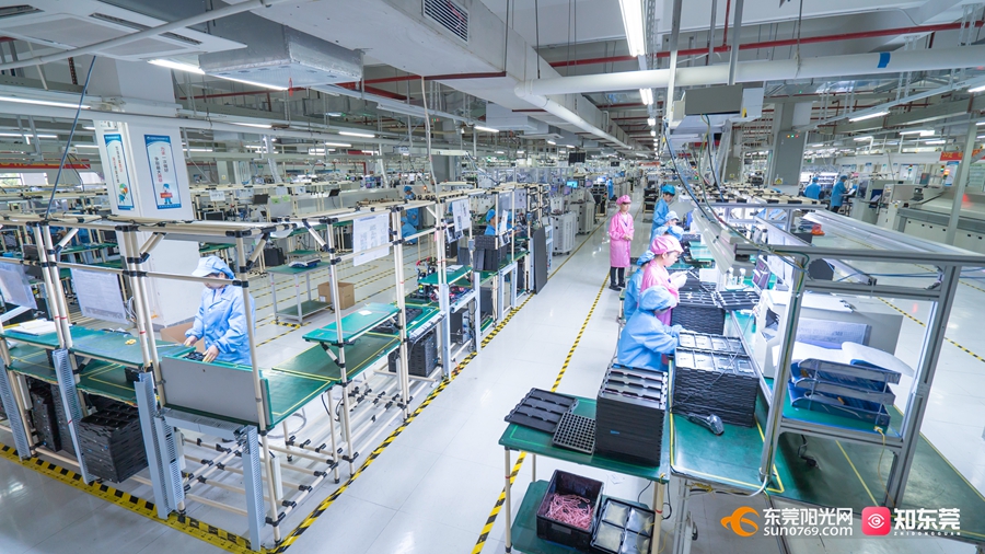 中国梦·劳动美︱华贝电子科技 深耕通讯领域创辉煌 用心用情回馈社会 技术服务
